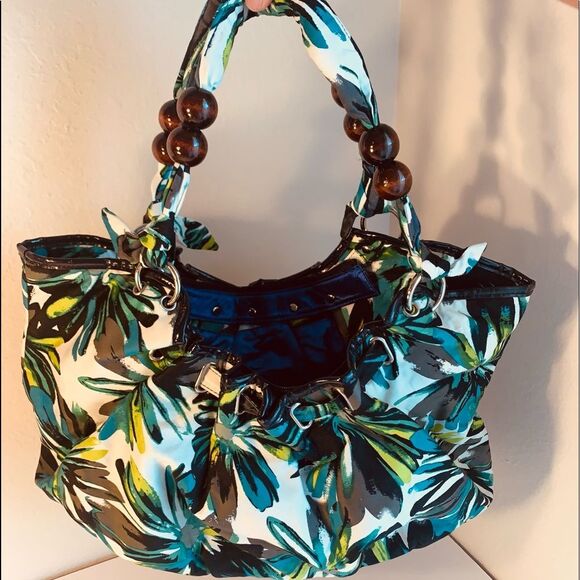 Beautiful Handbag - Picture 1 of 14